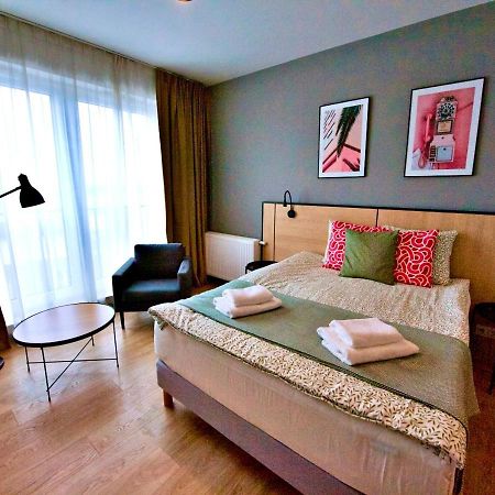 Bk Aparthotel Praga - National Stadium - Comfortable Apartment For 4 People Варшава Екстериор снимка