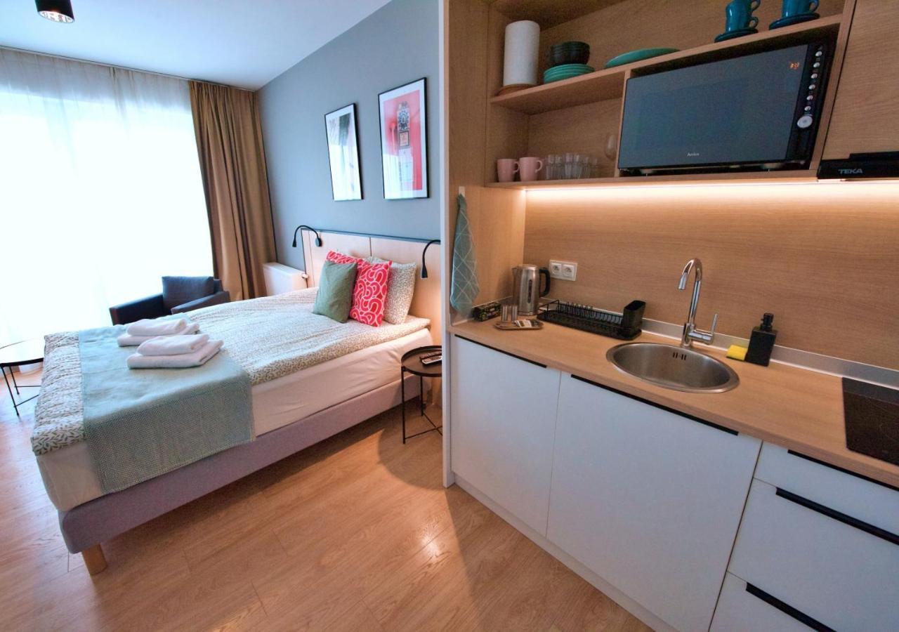 Bk Aparthotel Praga - National Stadium - Comfortable Apartment For 4 People Варшава Екстериор снимка