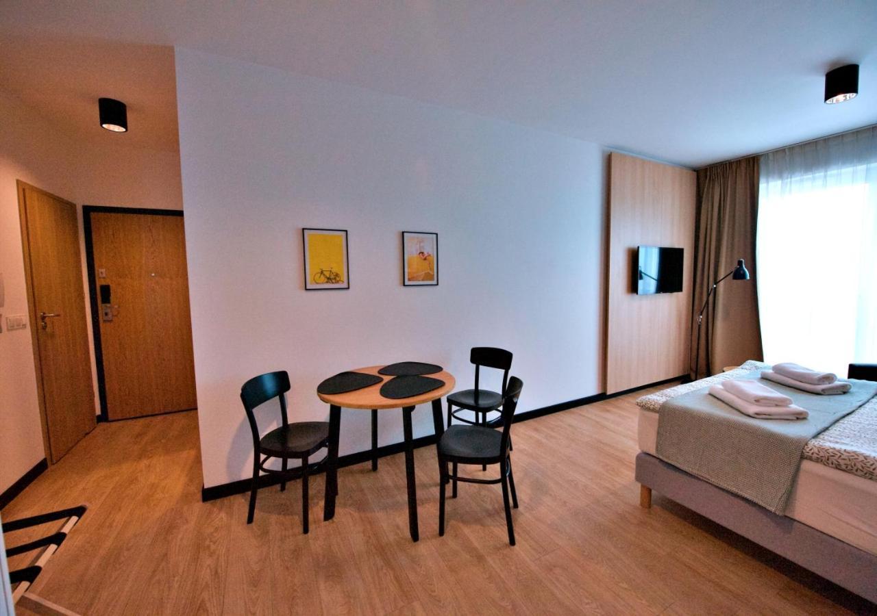Bk Aparthotel Praga - National Stadium - Comfortable Apartment For 4 People Варшава Екстериор снимка