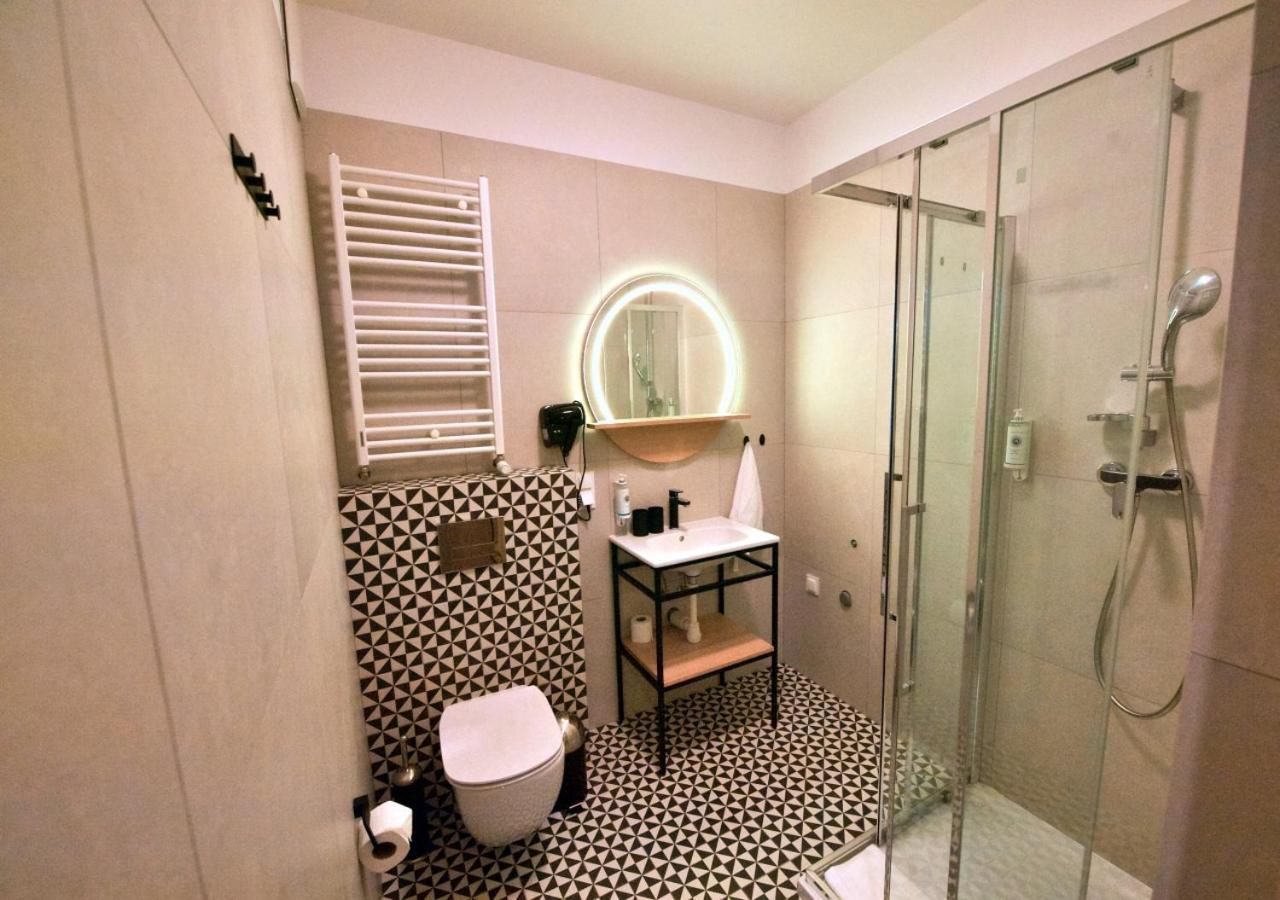 Bk Aparthotel Praga - National Stadium - Comfortable Apartment For 4 People Варшава Екстериор снимка