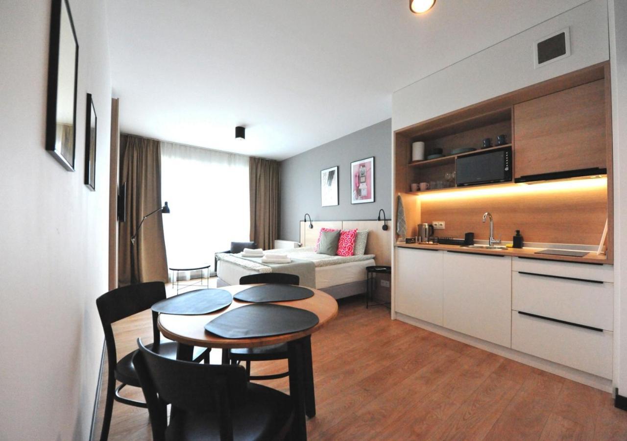 Bk Aparthotel Praga - National Stadium - Comfortable Apartment For 4 People Варшава Екстериор снимка