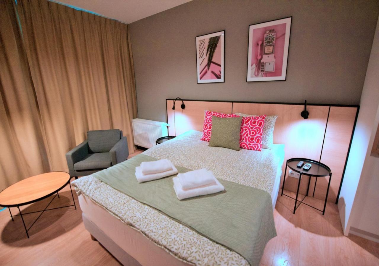 Bk Aparthotel Praga - National Stadium - Comfortable Apartment For 4 People Варшава Екстериор снимка