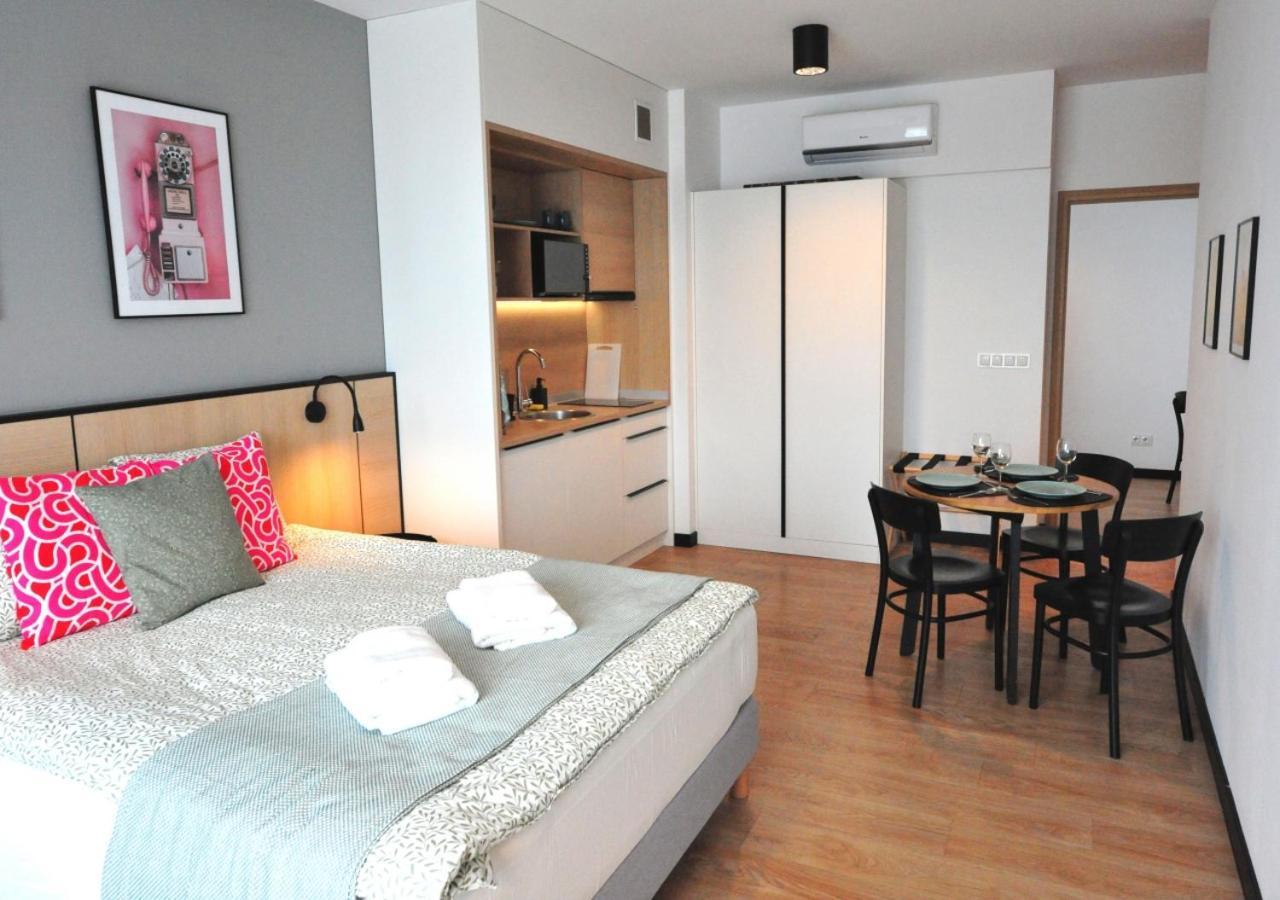 Bk Aparthotel Praga - National Stadium - Comfortable Apartment For 4 People Варшава Екстериор снимка